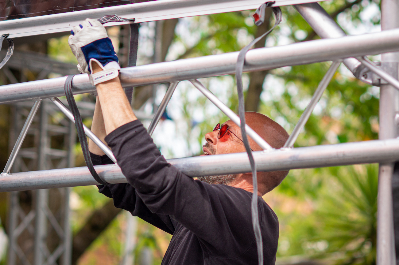 Die erste Bühne steht